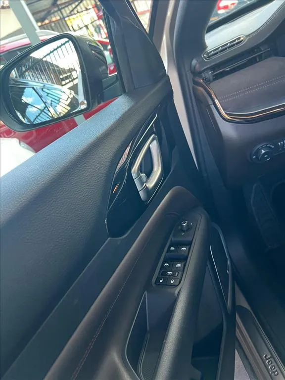 Jeep Commander 2.0 TD380 TURBO DIESEL OVERLAND AT9