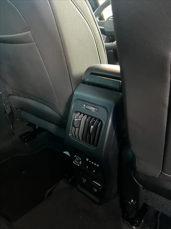 Jeep Commander 2.0 TD380 TURBO DIESEL OVERLAND AT9