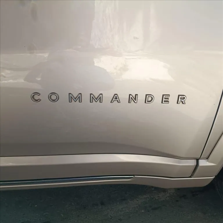 Jeep Commander 2.0 TD380 TURBO DIESEL OVERLAND AT9