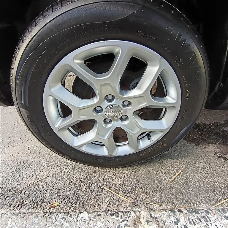 Jeep Renegade 1.8 16V FLEX LONGITUDE 4P AUTOMÁTICO