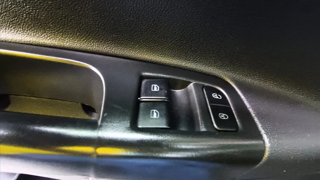 VW - VolksWagen Saveiro 1.6 MSI ROBUST CS 16V FLEX 2P MANUAL