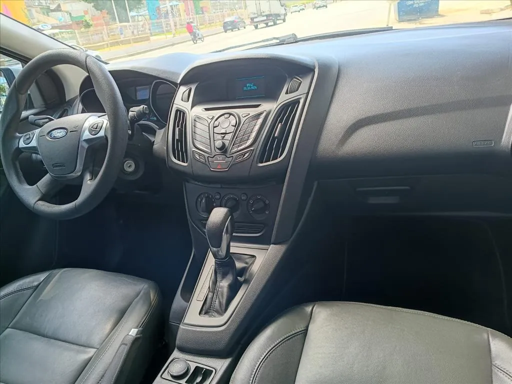 Ford Focus 1.6 SE 16V FLEX 4P POWERSHIFT