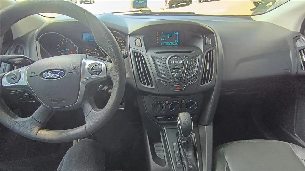 Ford Focus 1.6 SE 16V FLEX 4P POWERSHIFT