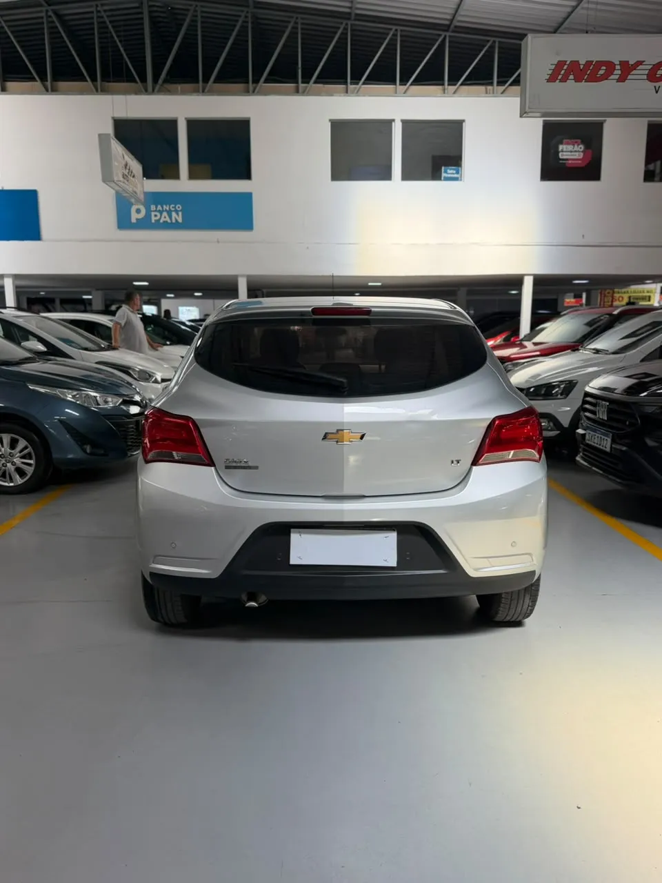 CHEVROLET ONIX 1.4 HATCH ACTIV 8V FLEX 5P AUTOMÁTICO